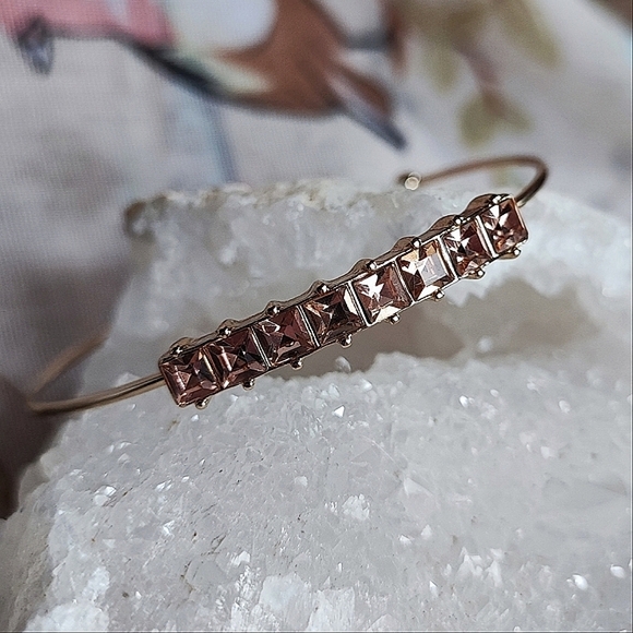 Delicate Light Topaz Apricot Square Rhinestones Gold Tone Cuff Bangle Bracelet - Picture 1 of 8